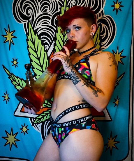 Lilpushpop nacktheit exklusive bild