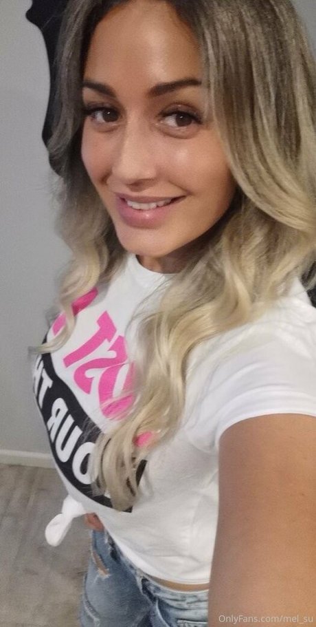mel su hübsche pornographische foto