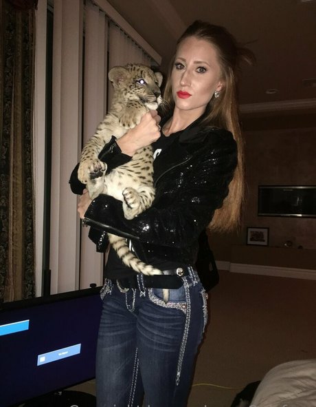 tigerqueen_ erwachsene schöne foto