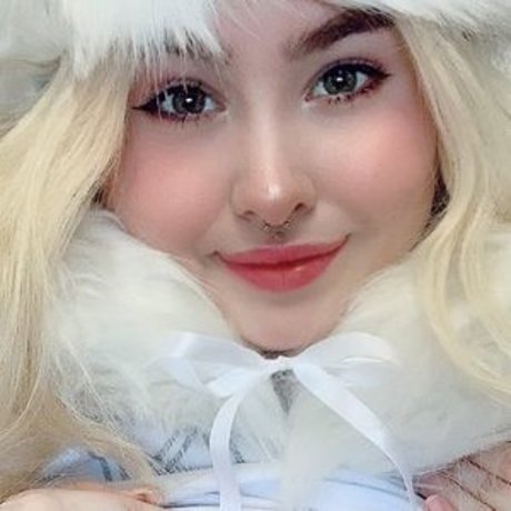 schöne asiatische onlyfans kunst pornografische foto