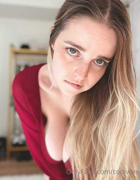 Codivore schauspielerin nette bild