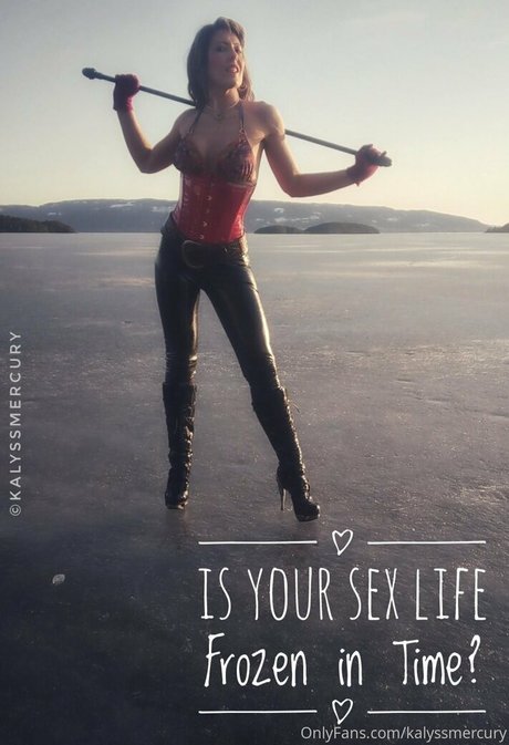 kalyssmercury schauspielerin akt bild