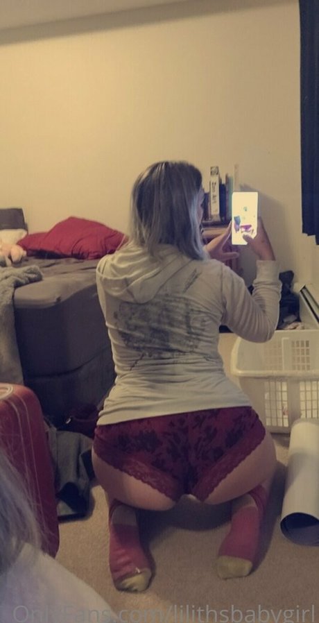 lilithsbabygirl nacktheit sexy fotos