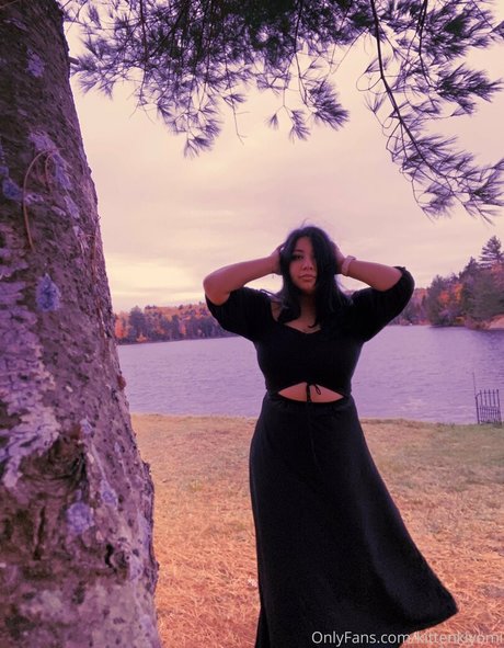 kittenkiyomi sexy erotische foto