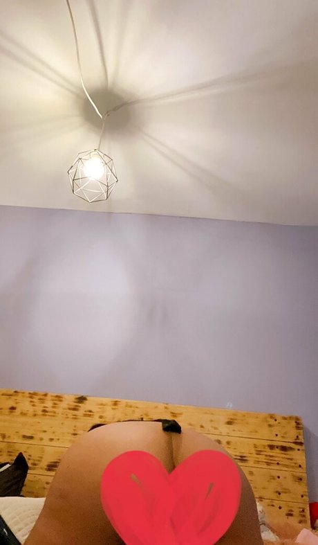 kittenkiyomi model perfekte bild