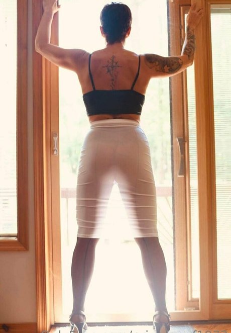 milf brille onlyfans schöne akt fotos