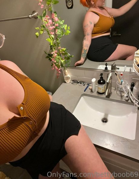 bettyboob69 nacktheit erotische bilder