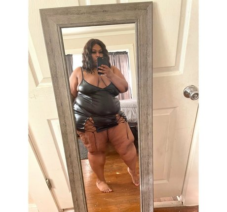 juicaaayyee nackt nette fotos