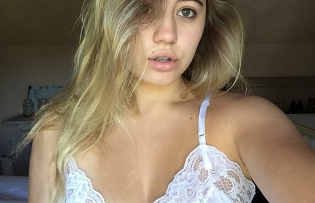 Lia Marie Johnson porno top bild