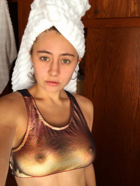 Lia Marie Johnson nackt hd fotos