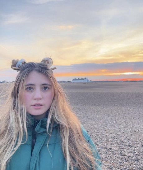 Lia Marie Johnson erwachsene schöne archiv