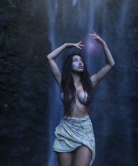 Hitomi Mochizuki hd sexy fotos