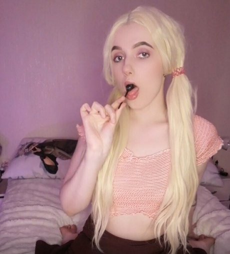 yanaanime schauspielerin nackte galerie