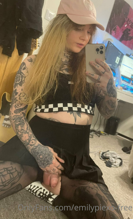 emilypiexo free nacktheit sexy bild