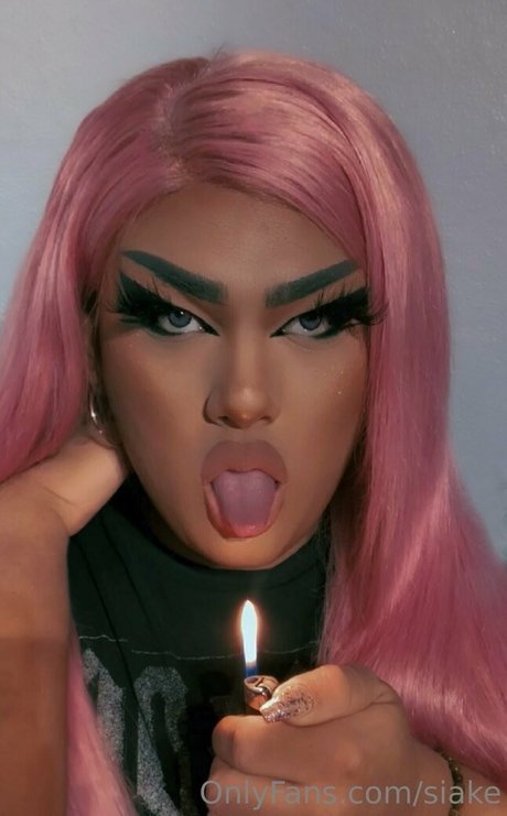 siake nackt hübsche bild