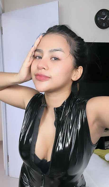 callia pvc top nacktheit bild