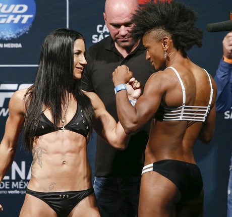 Tecia Torres exklusive fotos