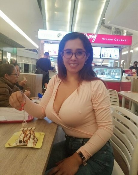 Vivi Becerra erwachsene pornografische bild