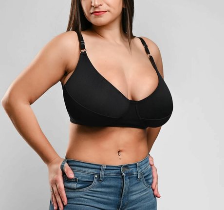 Agustina Guz nackt pornographische bild