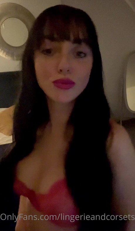 Lingerieandcorsets model sexy galerien
