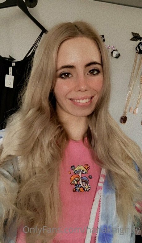 hanaknightly nackt kunst bild