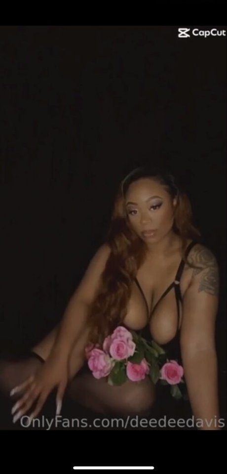 Dee Dee Davis hübsche porno bild