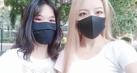 Lucky Lily nacktheit sex bild