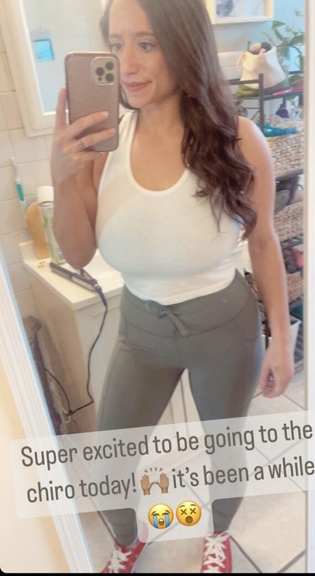 Sarah H hübsche nackt fotos