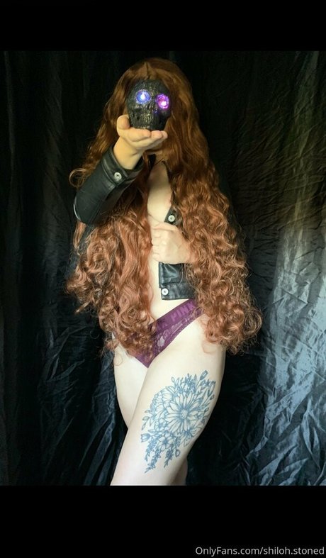 shiloh stoned top nackte galerie