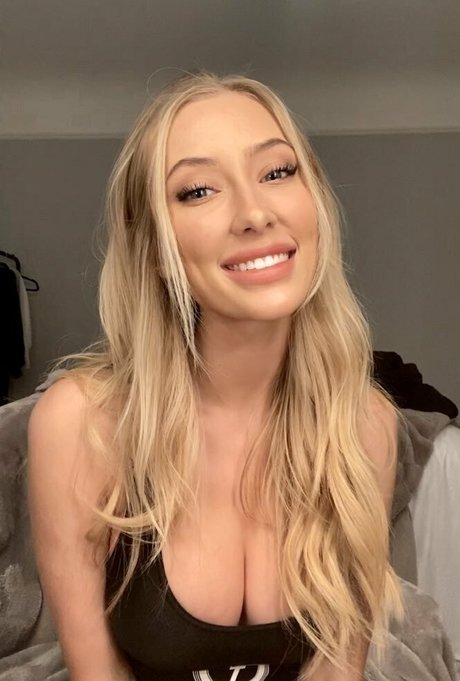 courtneymeyers18 erwachsene sexy fotos