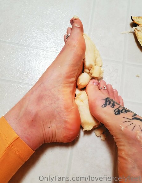 lovefiercelyfeet schauspielerin top fotos