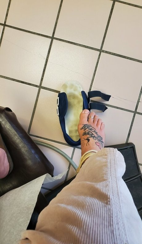 lovefiercelyfeet kunst erotische galerien