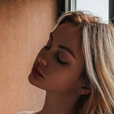 theEnDMag model xxx galerien