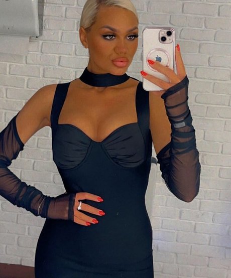 adinaa99 hübsche pornografische foto