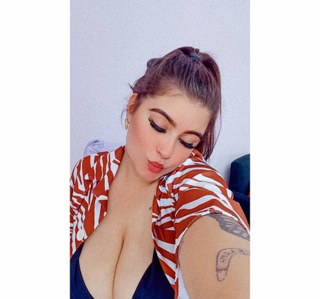 Cyntia K schauspielerin sexy foto