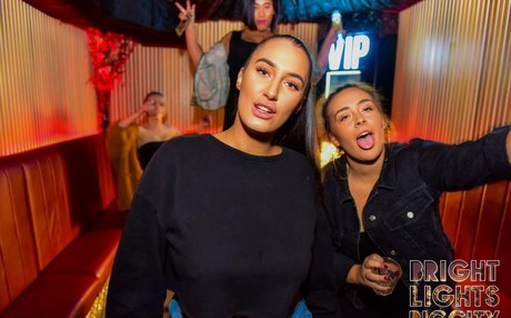 kurvige teen-onlyfans porno schöne fotos