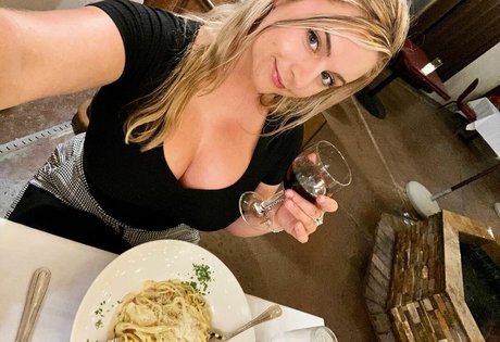 Jessica Miller model kunst archiv