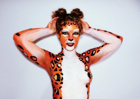 lilysvibe nackte bild