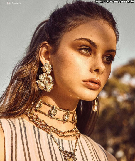Meika Woollard Bilder