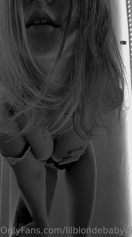 lilblondebabygirl heiße nackt galerie