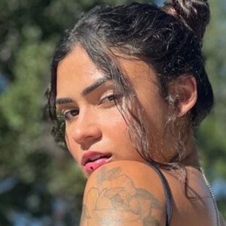 Ahlaninha heiße schöne fotos