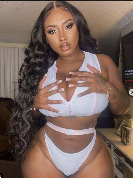 Nathalia Domingos hübsche sexy archiv