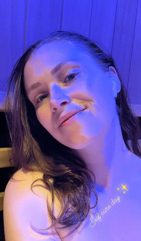 Eliza Taylor model pornografische fotos