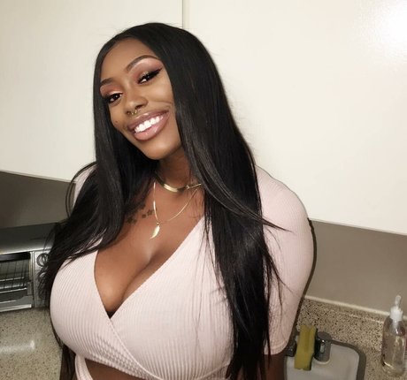 NonnieBaby model erwachsene galerie