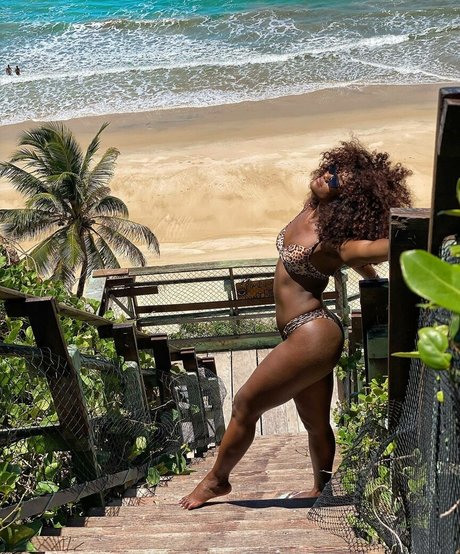 Erika Januza hd perfekte fotos