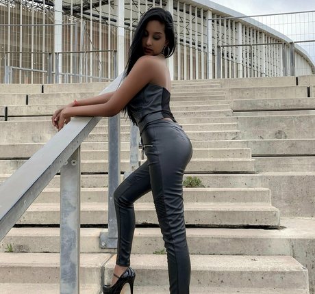 thequeentrish erwachsene nackten archiv