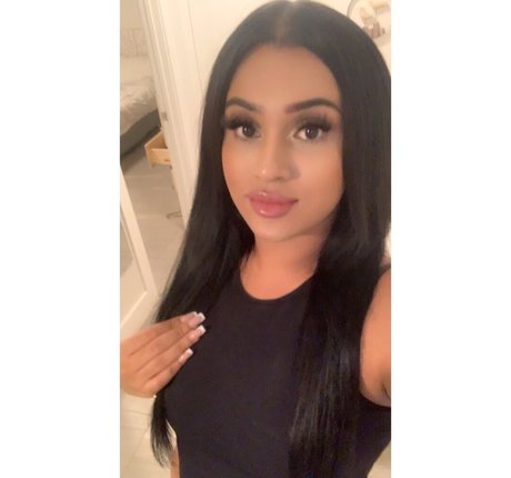 noisynadiaa hd akt galerie