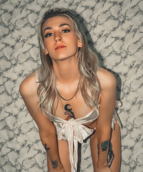 Kara Bella beste kunst fotos