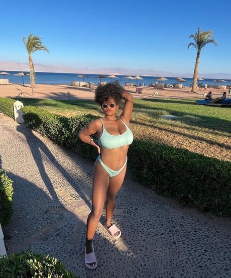 schwarze femboy-onlyfans hd exklusive bild