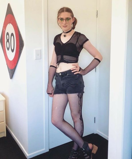 Alice In Wonder1and nacktheit kostenlose bilder